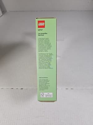 LEGO Botanicals: Daffodils (40747) - Thumbnail 4