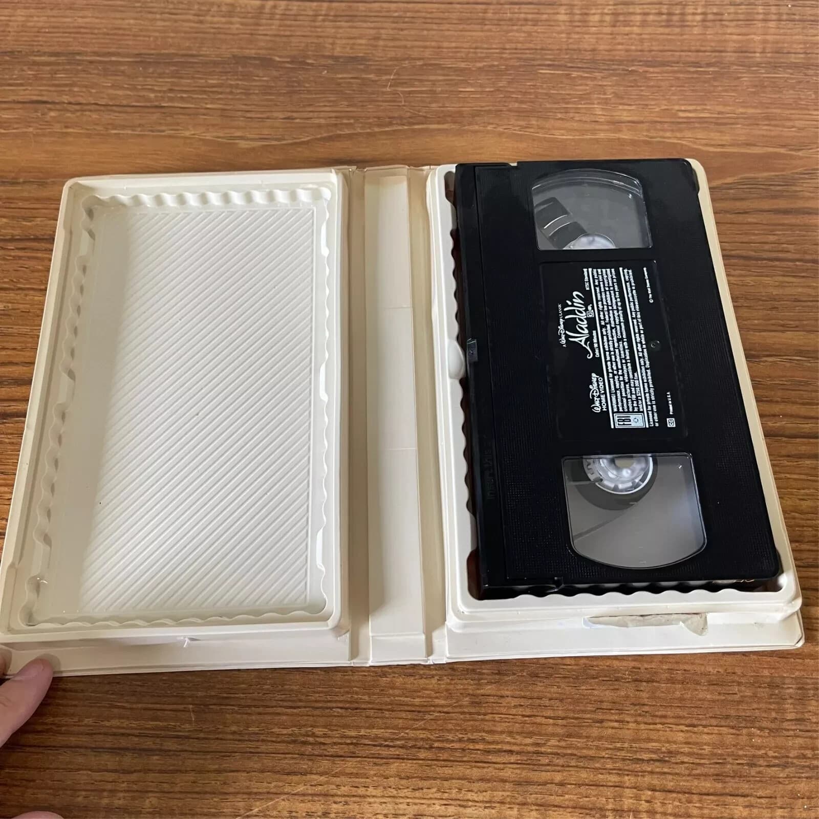 Lot of Black Diamond Disney VHS Tapes Jungle Book Aladdin Fox & Hound Beauty Be - Thumbnail 10