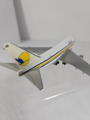 Herpa Wings Air Namibia Boeing 747SP Etosha 1:500 Scale - Thumbnail 5