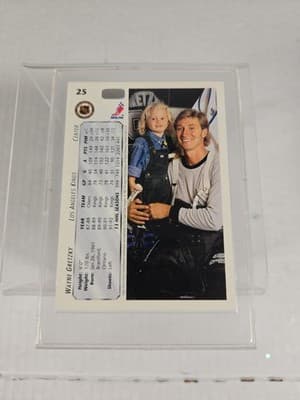 Wayne Gretzky 1992 Upper Deck #25 Los Angeles Kings Hockey Card NM - Thumbnail 2