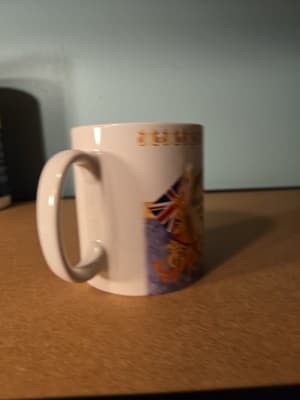 Commemorative Mug of Birth of HRH Prince George Cambridge 2013 - Thumbnail 4