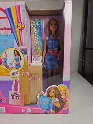 Barbie Make & Sell Boutique~ Barbie (Brunette) Career Doll Playset, NEW - Thumbnail 3