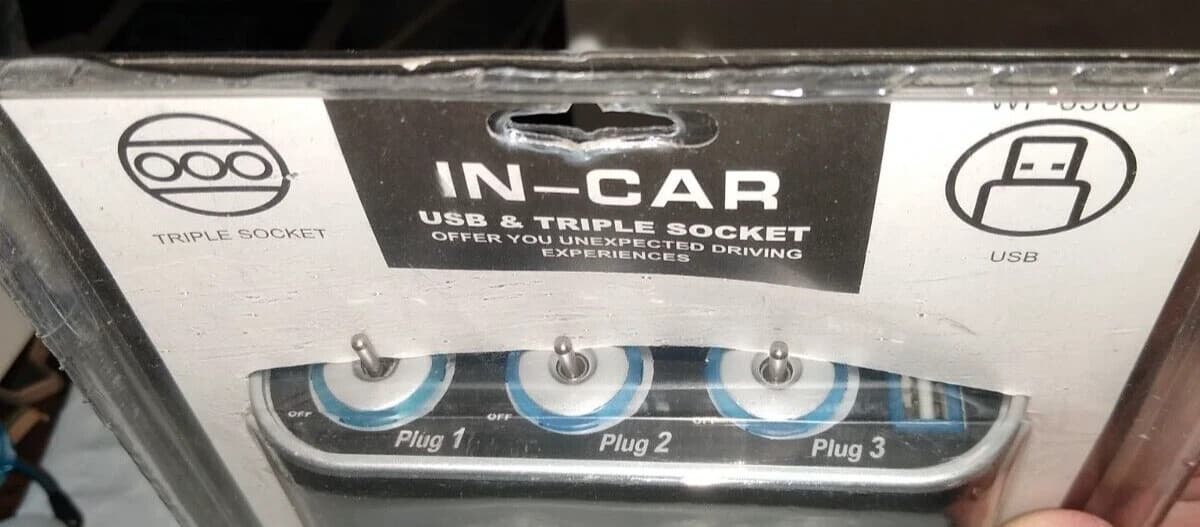 Land's End WF-0306 12/24V Triple Socket Car Outlet Charger, New (USB port) - Thumbnail 3