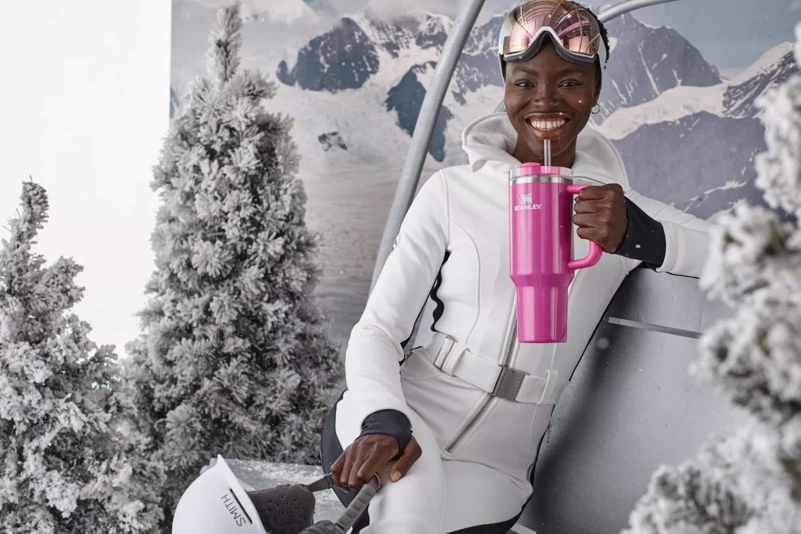 Stanley Winter Wonderland Punch Shimmer 40oz Quencher H2.0 Flowstate Tumbler NEW - Thumbnail 4