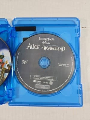 Alice in Wonderland (Blu-ray/DVD, 2010, 4-Disc Set, Includes Digital Copy 3D) - Thumbnail 8