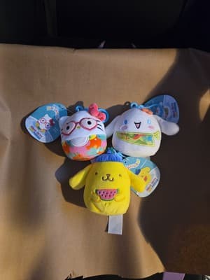 Squishmallows Sanrio Clip Hello Kitty/Friends Spring Time 3.5 Inch Soft Plush - Image 1