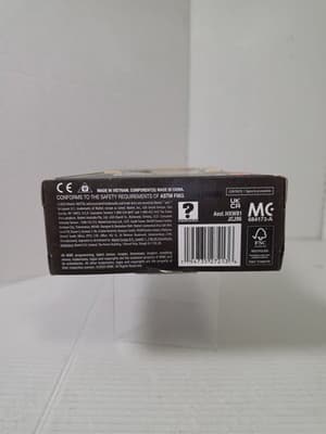 WWE Legends Razor Ramon Action Figure & Accessories, 6" SEE DETAILS - Thumbnail 3