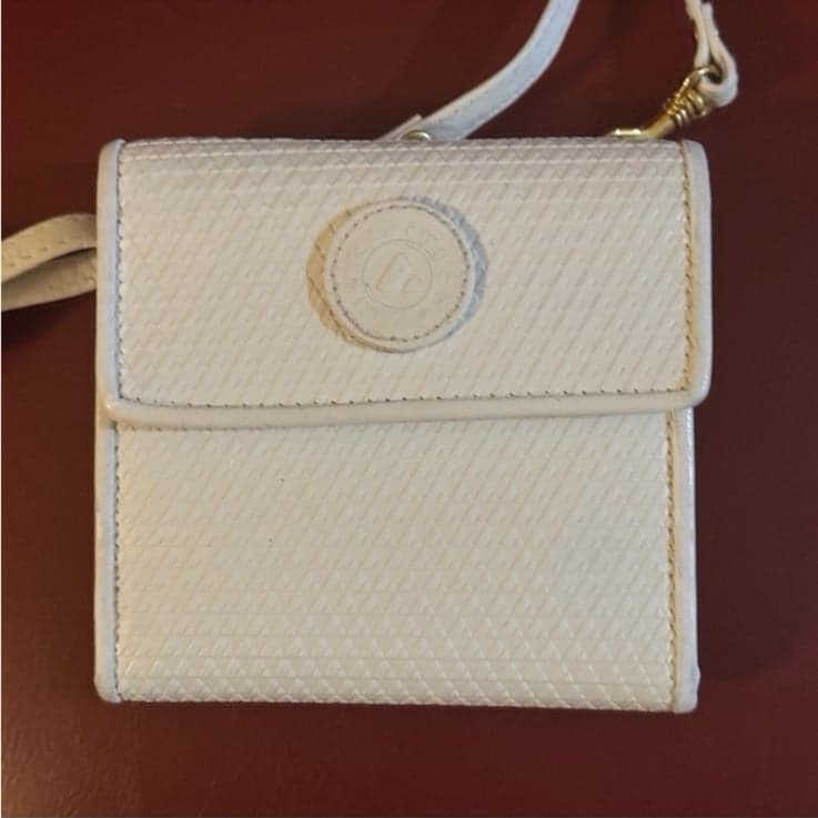 LIZ CLAIBORNE 1983 White Leather Triangle Compact Wallet Velcro Crossbody Bag - Thumbnail 2