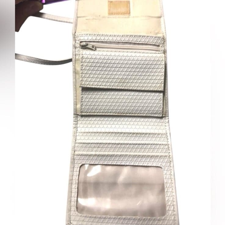 LIZ CLAIBORNE 1983 White Leather Triangle Compact Wallet Velcro Crossbody Bag - Thumbnail 5