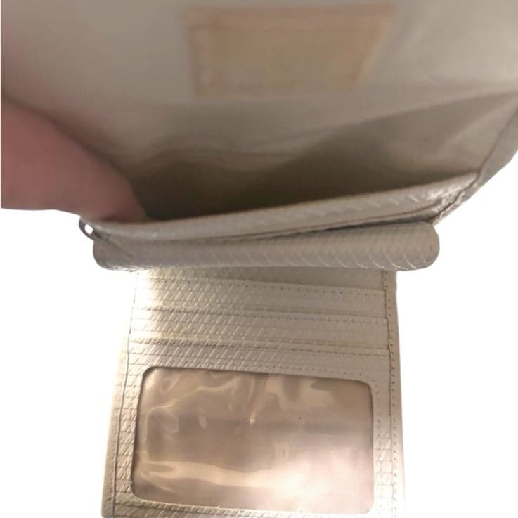 LIZ CLAIBORNE 1983 White Leather Triangle Compact Wallet Velcro Crossbody Bag - Thumbnail 7