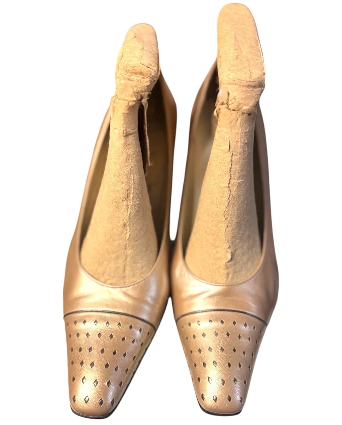 GLORY II 90’s Champagne Perforated Leather Square Toe Cuban Heels Pumps Sz 10N - Thumbnail 2