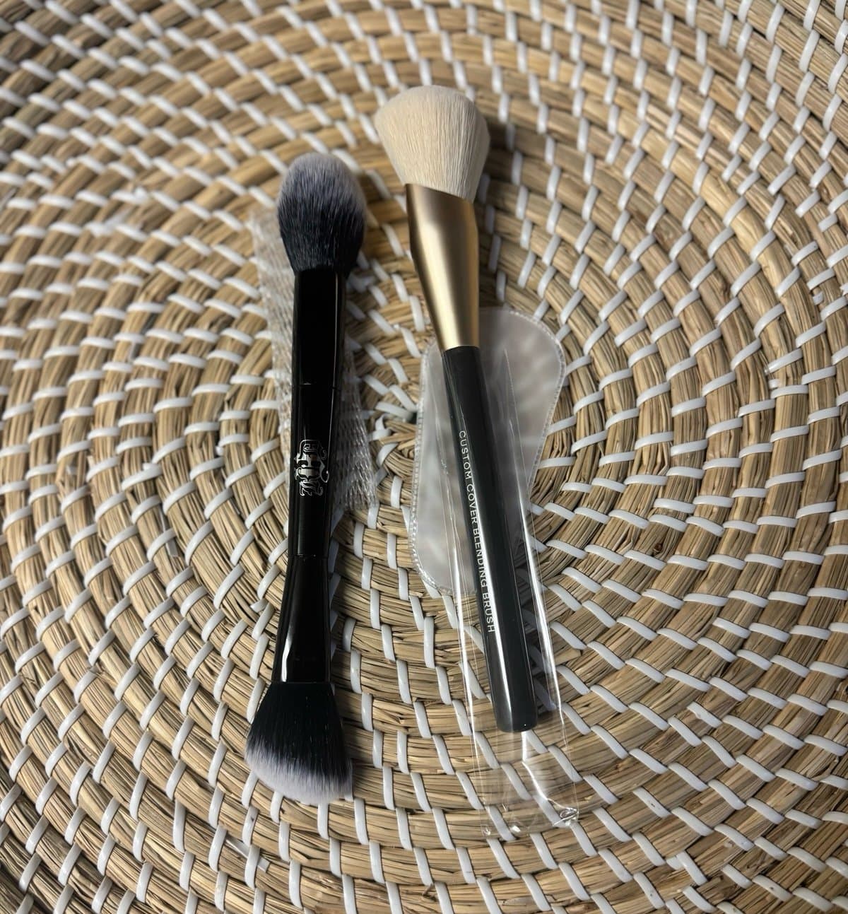 2 Pc Discontinued Brush Bundle - COVER | FX Custom Cover & KVD Shade + Light NEW - Thumbnail 2