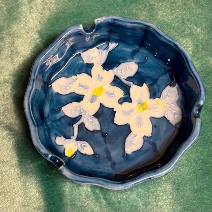 COLIBRI Japan 70’s Blue w/White Flowers Porcelain Ashtray in NEW Condition Rare - Image 1