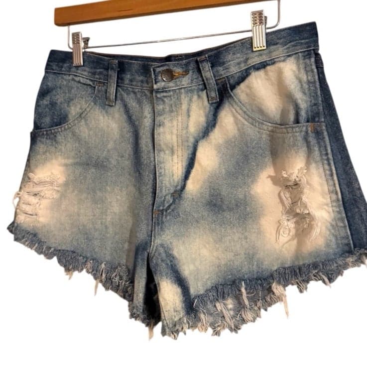 RUSTLER Upcycled Distressed Bleached High-Rise Cut-Off Shorts Sz 32” - Thumbnail 3