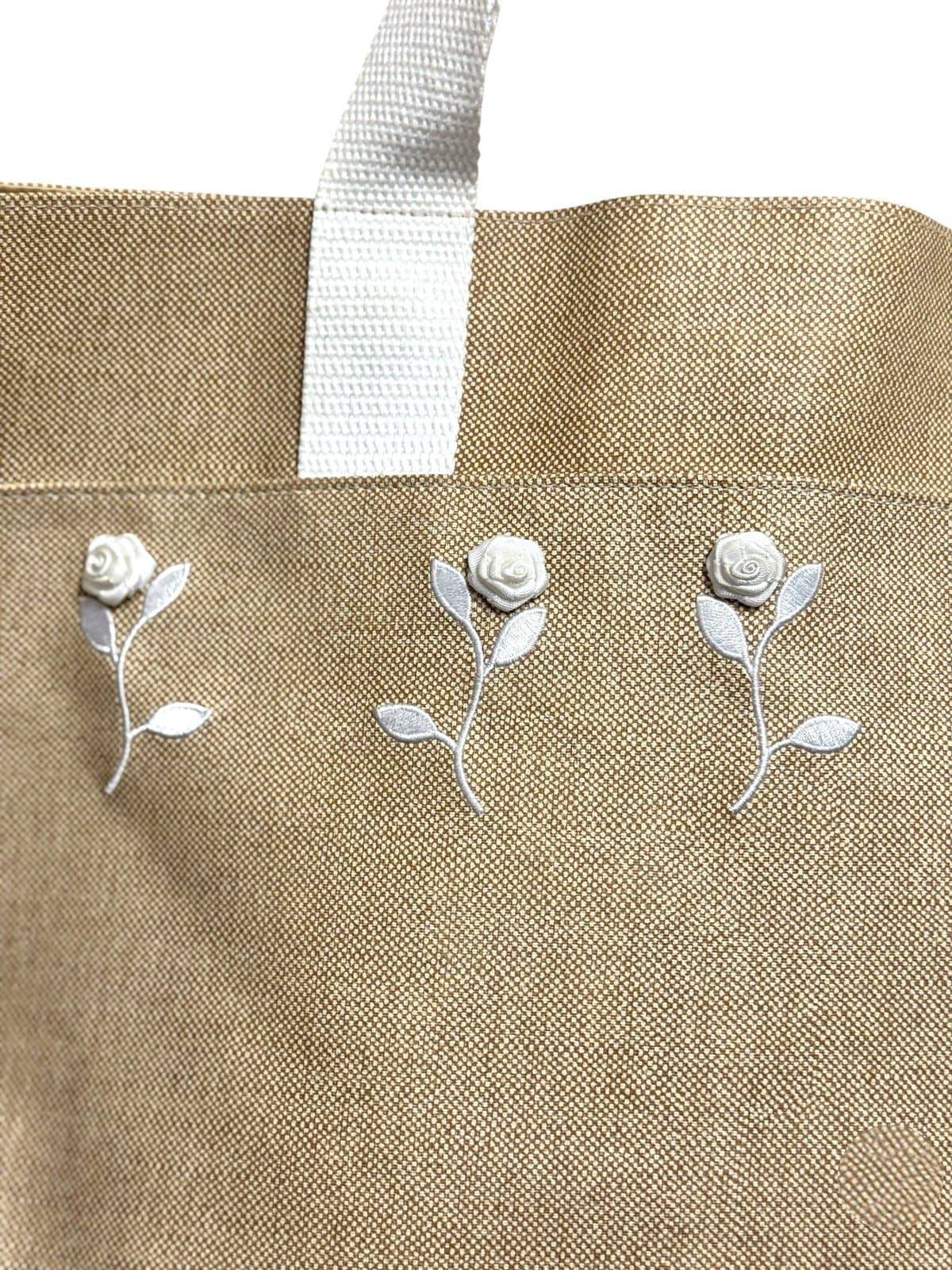 Dillard’s Y2K Tan Coated Fiber Tote Bag w/White Rose Embroidery Canvas Handles - Thumbnail 2