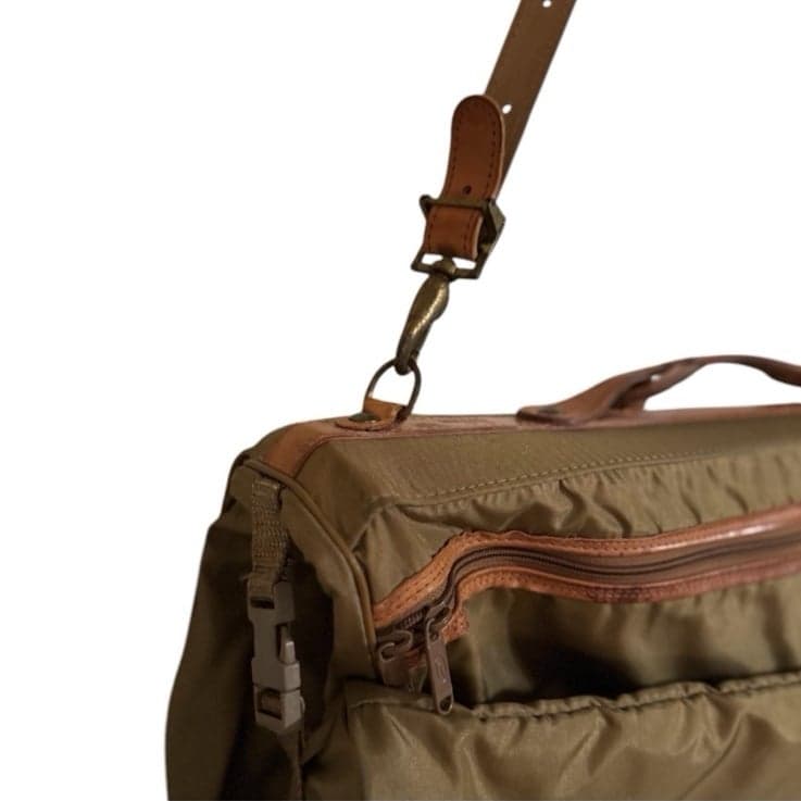 HARTMANN Vintage 60’s Coffee Leather & Nylon Intensity 22” Trifold Garment Bag - Thumbnail 9