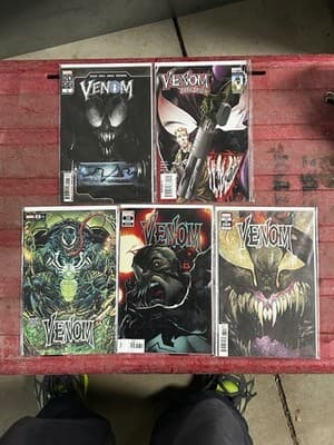 Marvel Venom Comic Lot 5 Variant Issues #1 #2 #28 #35 #200 Dark Origin Near Mint - Image 1