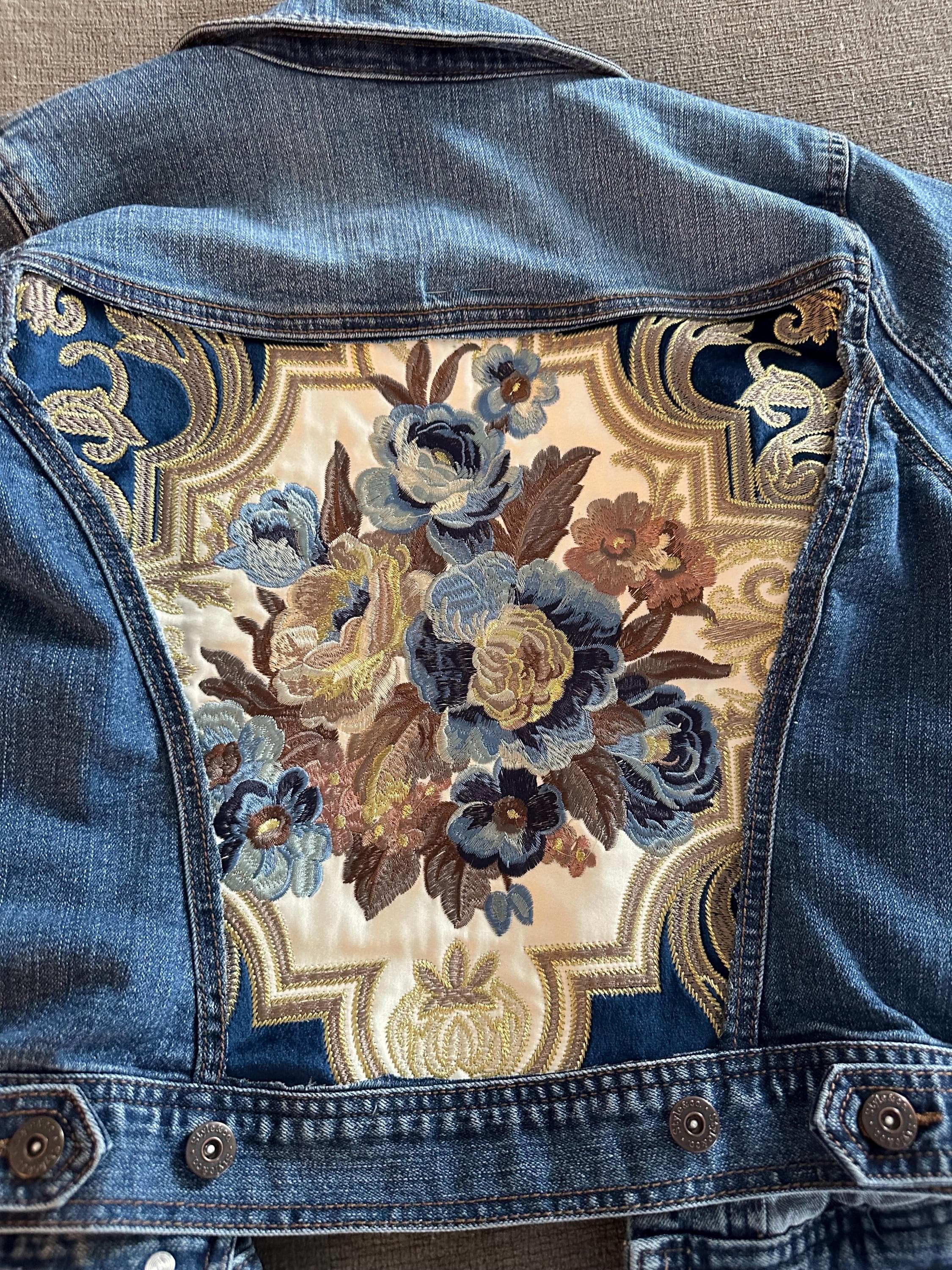 Denim jacket with quilted back velvet - Thumbnail 2