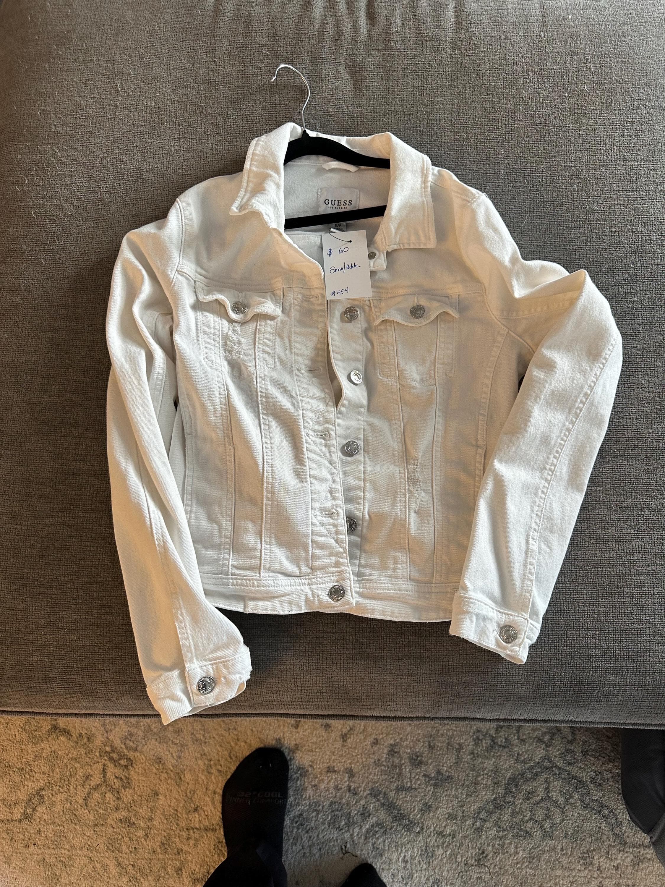 White denim with white flower on back - Thumbnail 3