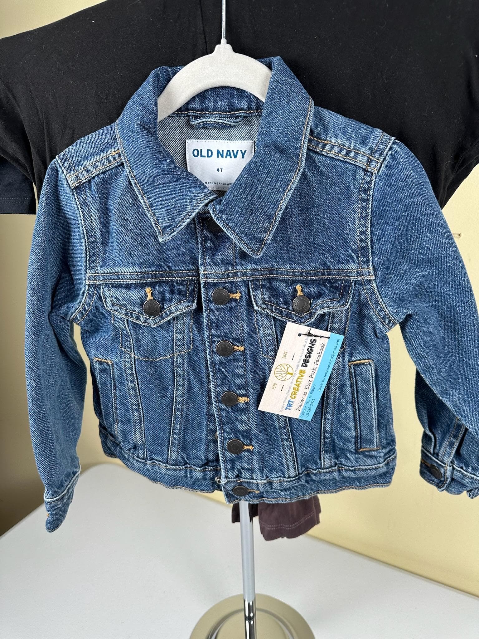 Denim jacket with Green heart on back. 4T size. - Thumbnail 2