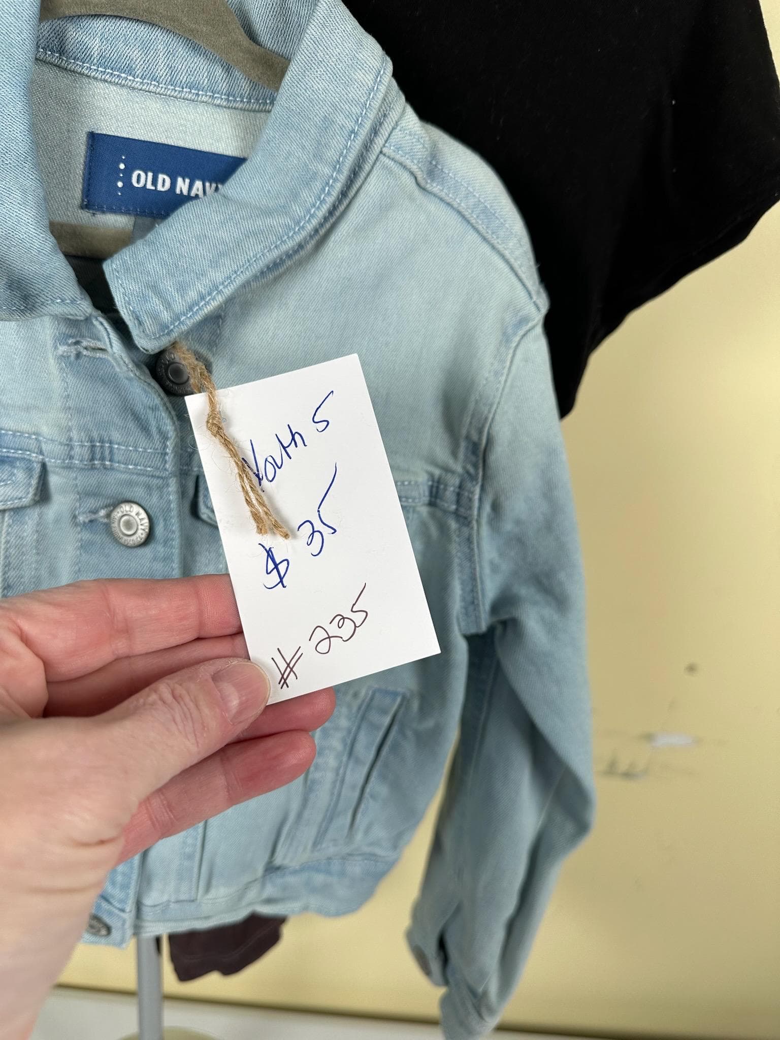 Denim jacket. Dr Seuss size 5 youth - Thumbnail 3