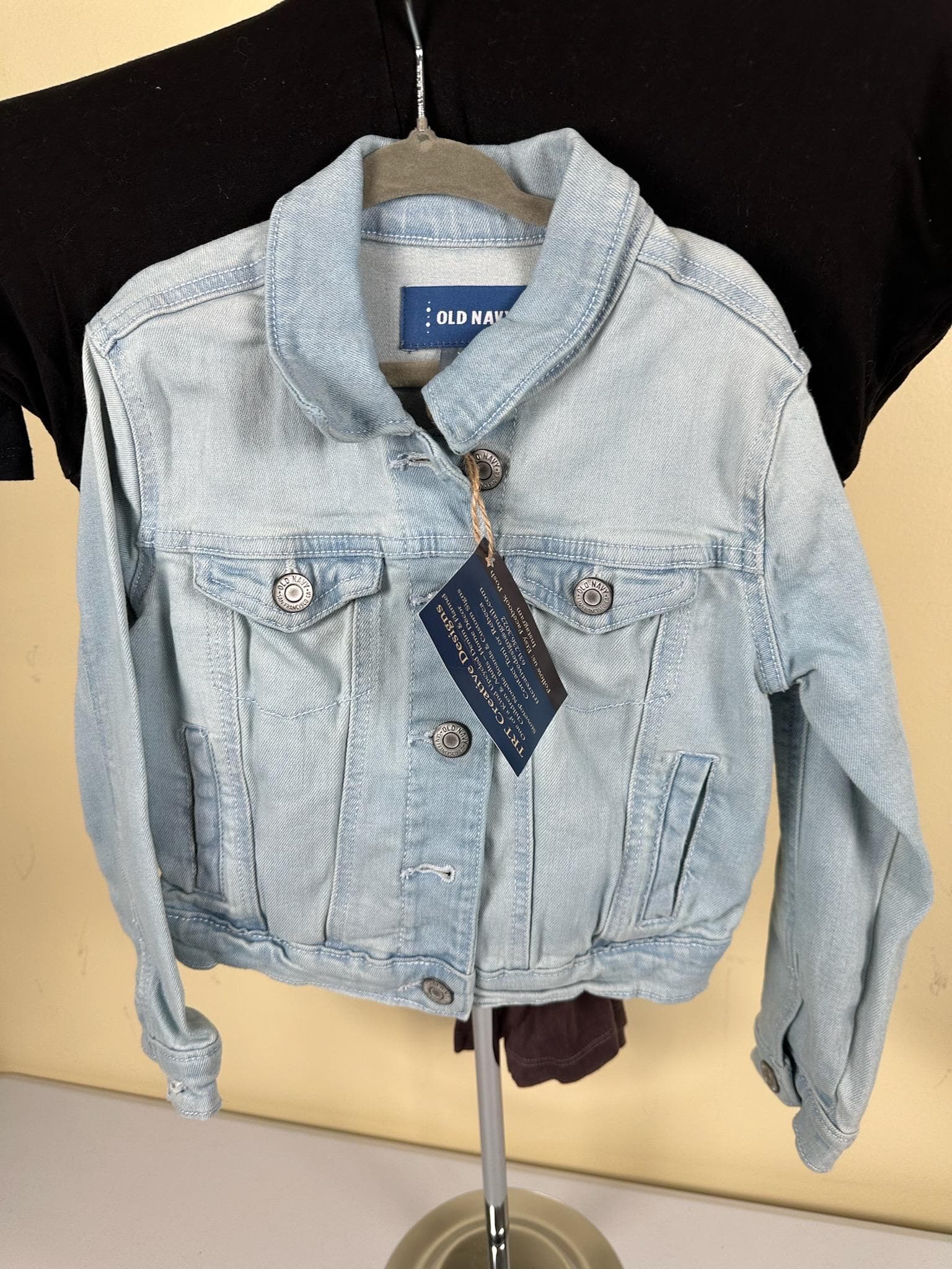 Denim jacket. Dr Seuss size 5 youth - Thumbnail 2