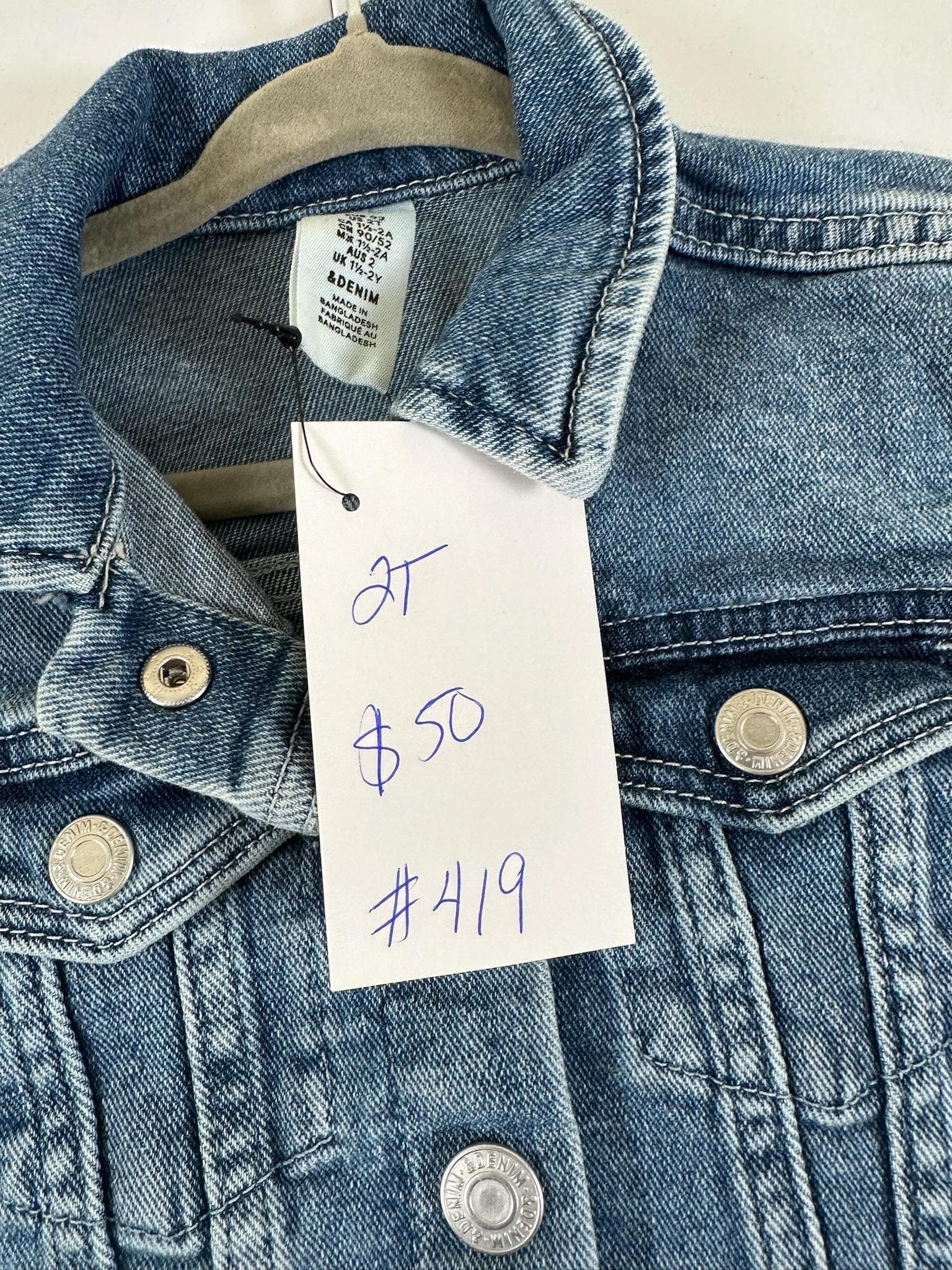 Hand-Painted Giraffe Denim Jacket – 2T Toddler Safari Clothing - Thumbnail 3