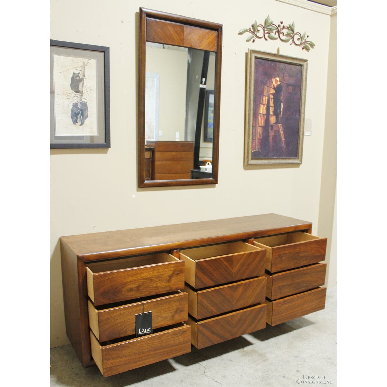 Lane Mid-Century Walnut Dresser w/Mirror - Thumbnail 2