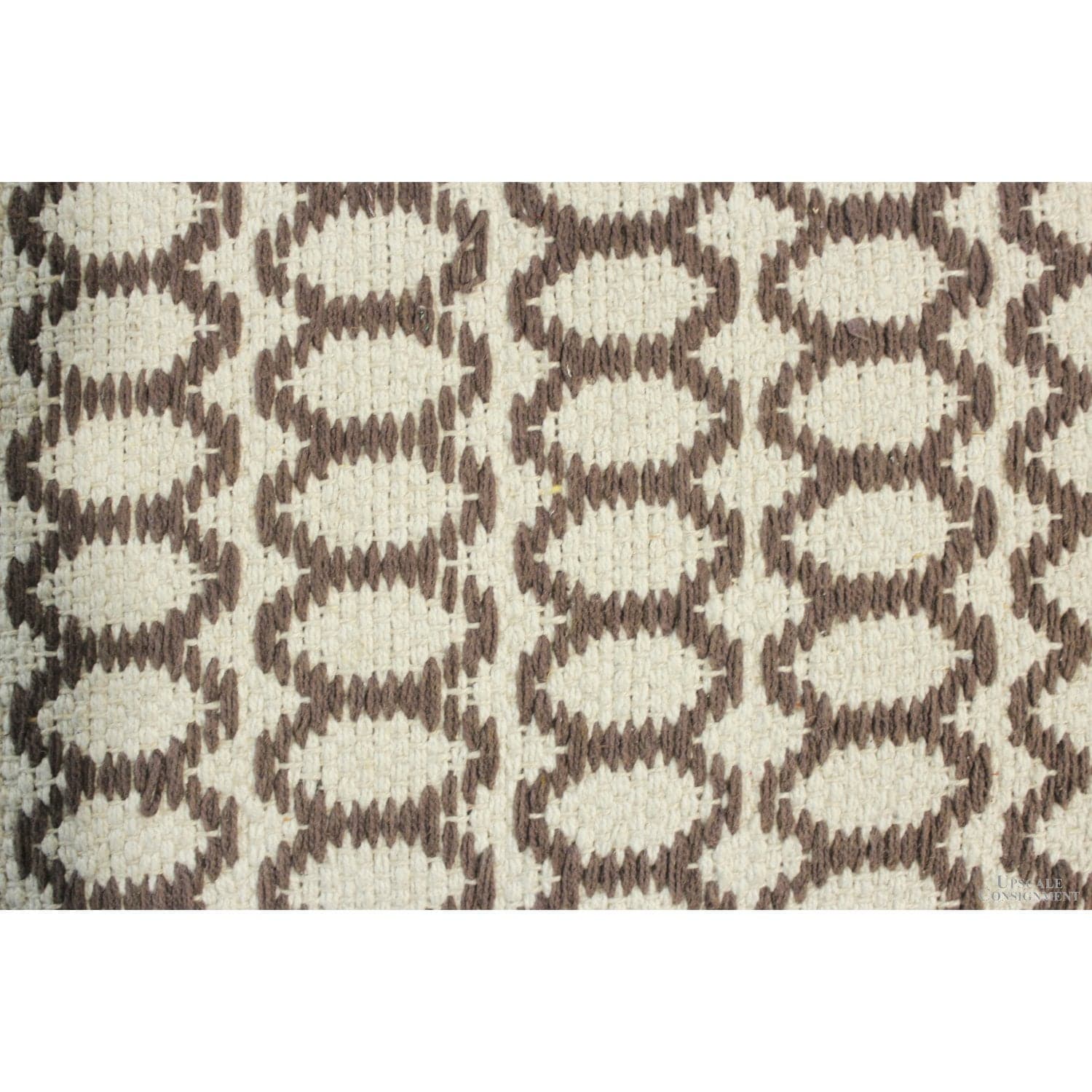 Brown & White Bench - Thumbnail 4