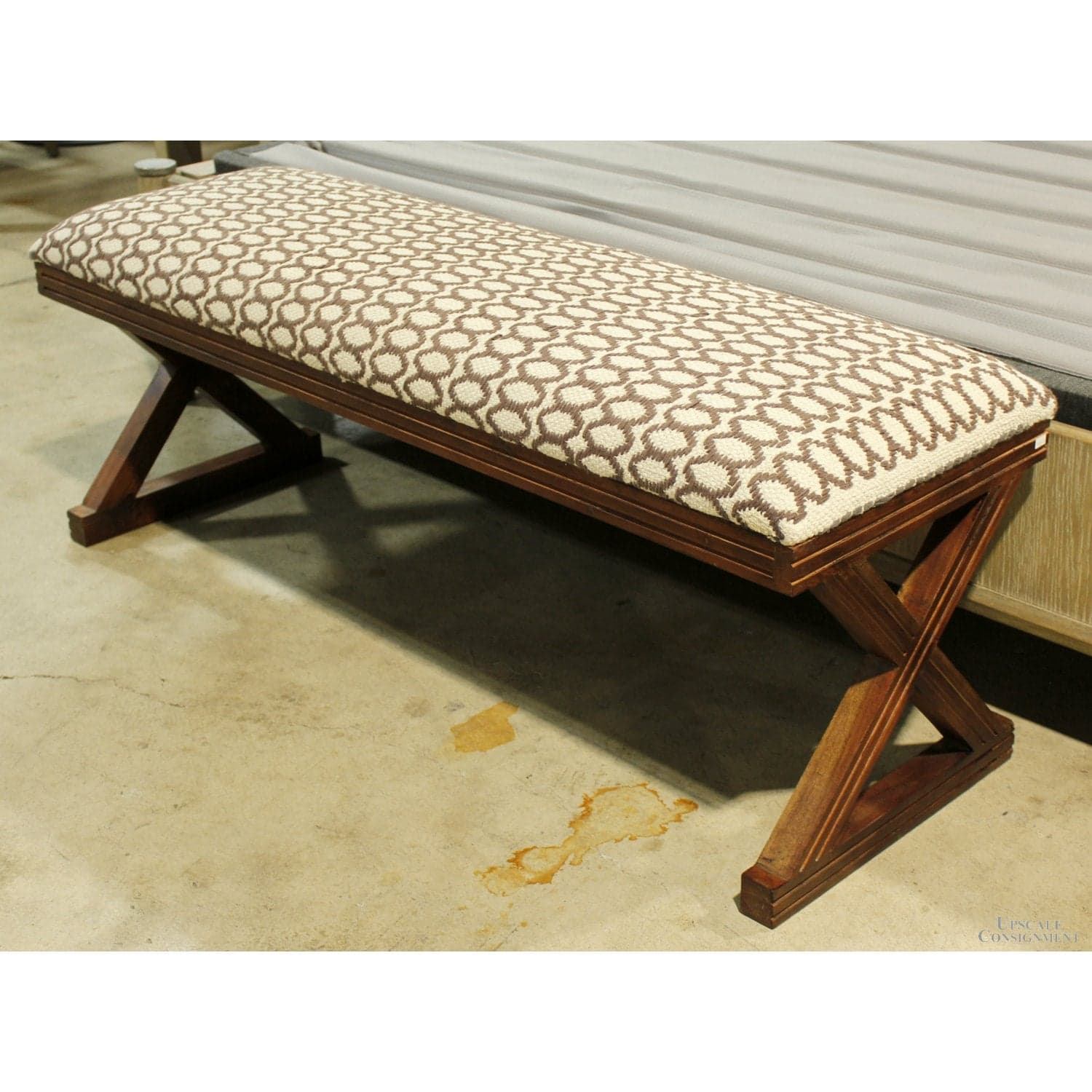 Brown & White Bench - Thumbnail 3