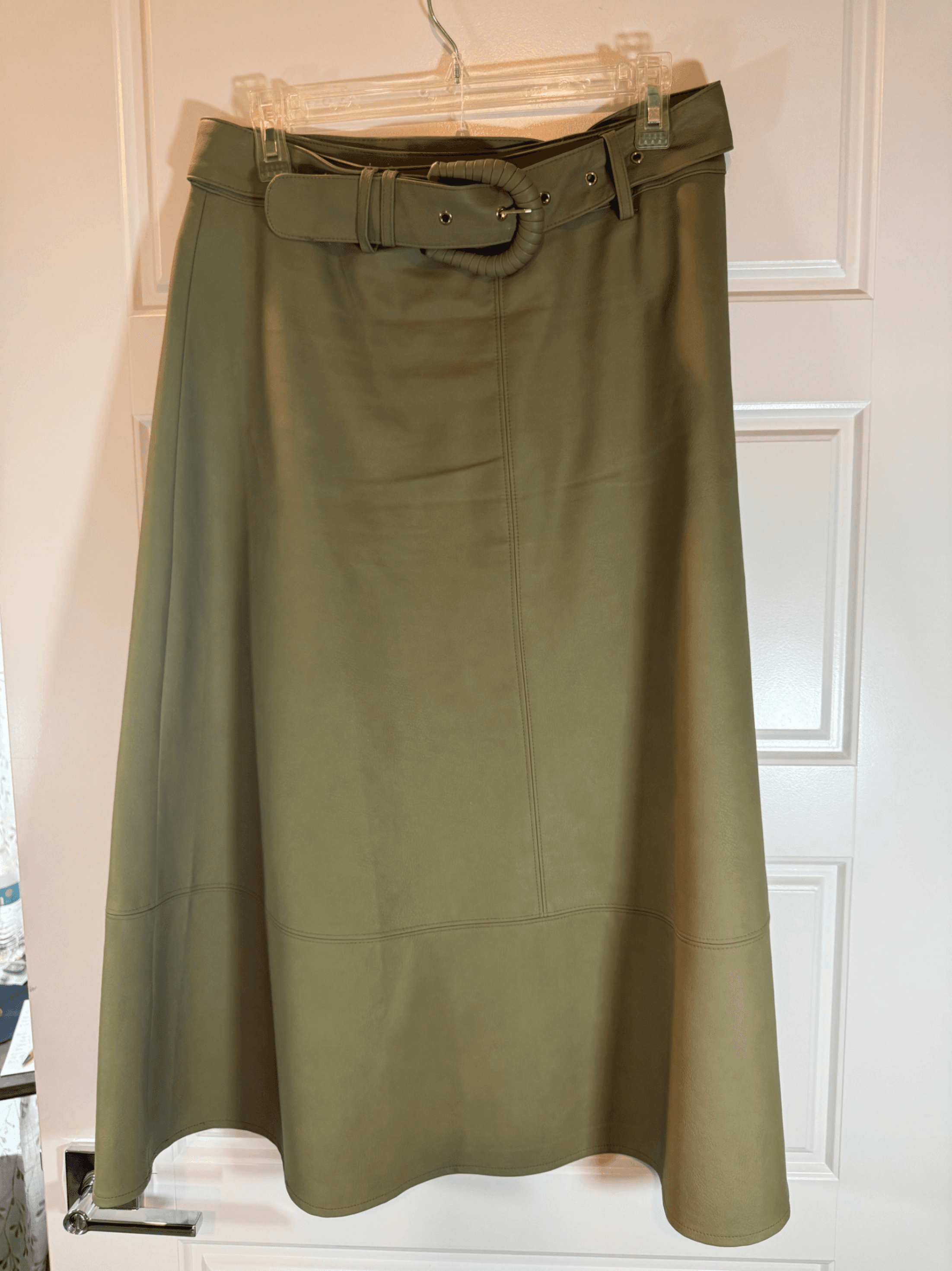 Vintage Green Leather A-Line Skirt with Belt - Image 1