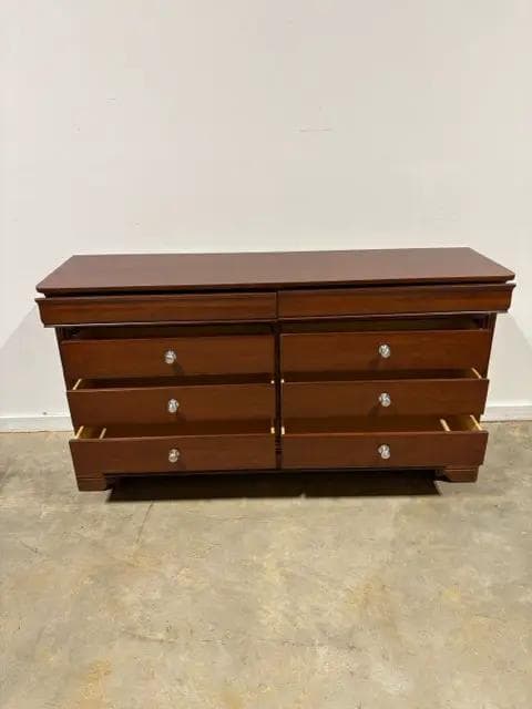 Impressions By Thomasville 8-Drawer Dresser - Thumbnail 2