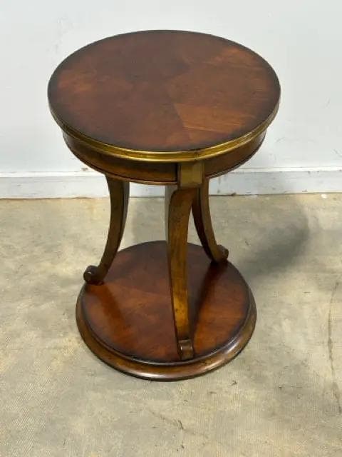 Haverty's Small Round Side Table - Thumbnail 2