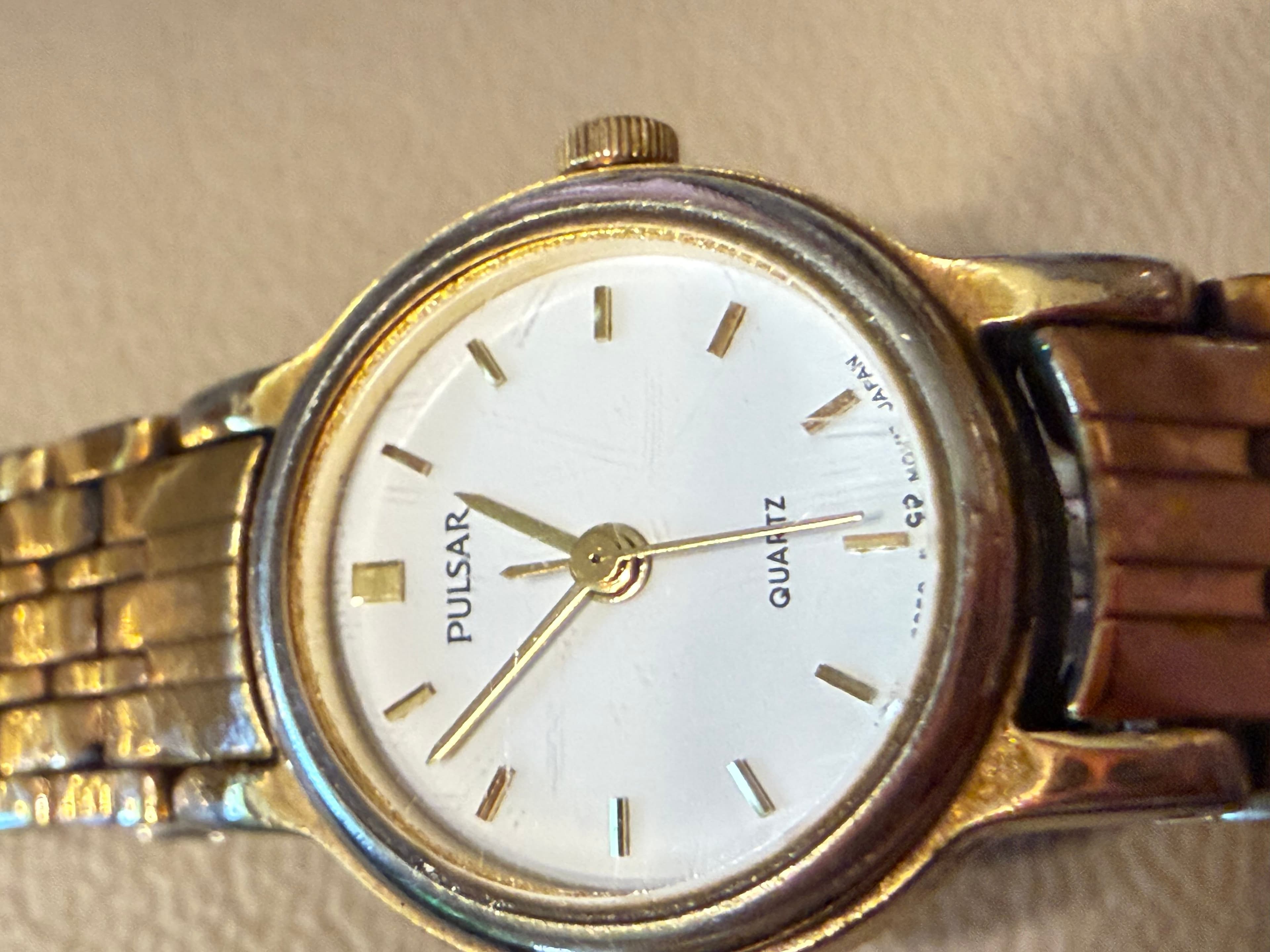 Pulsar Quartz Womens Gold Tone Watch White Dial Stainless Steel Bezel V803-0720 - Thumbnail 2