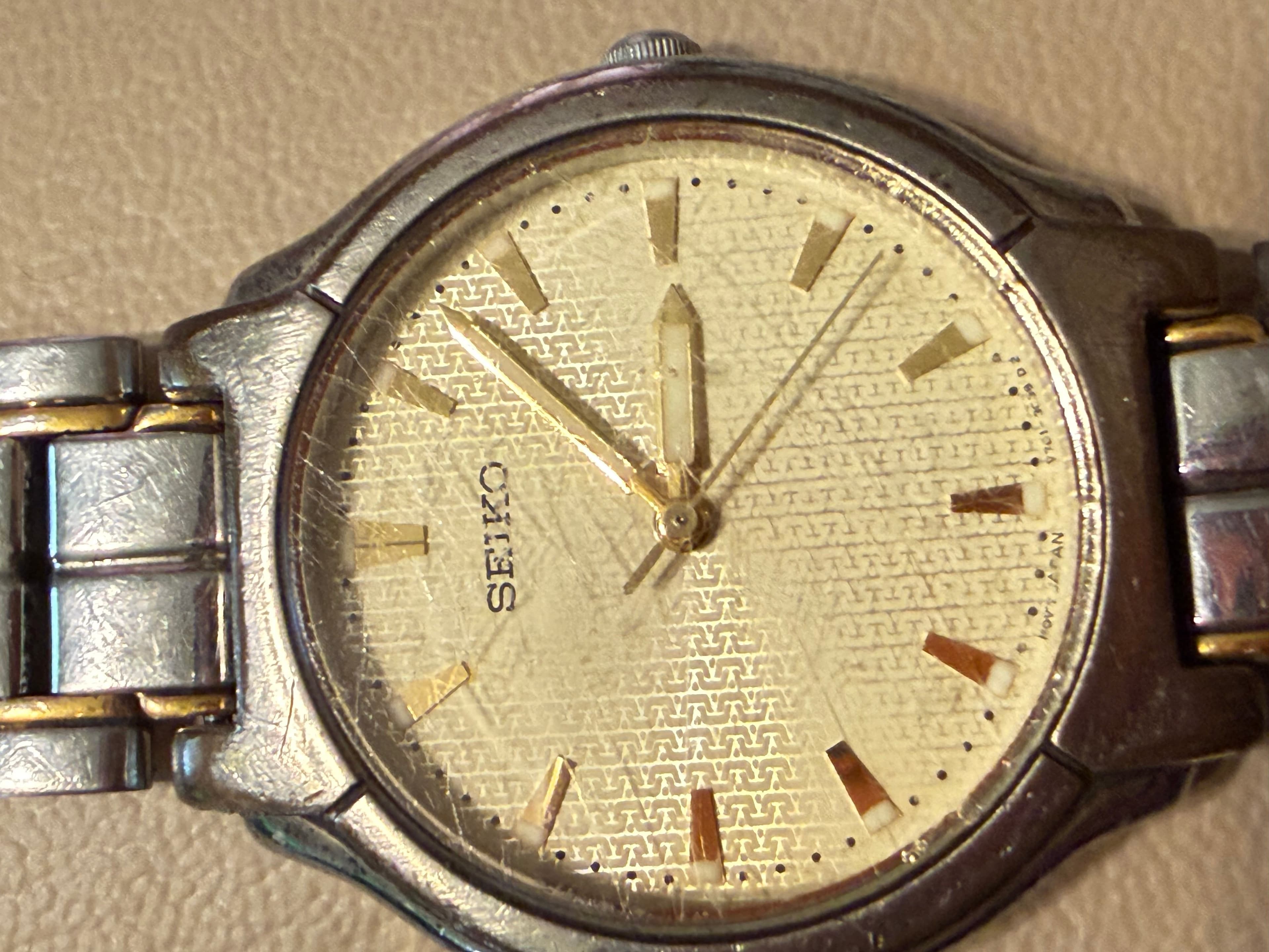 Vintage Seiko Quartz Mens Two Tone Watch Textured Gold Dial V701-2B50 Japan - Thumbnail 4