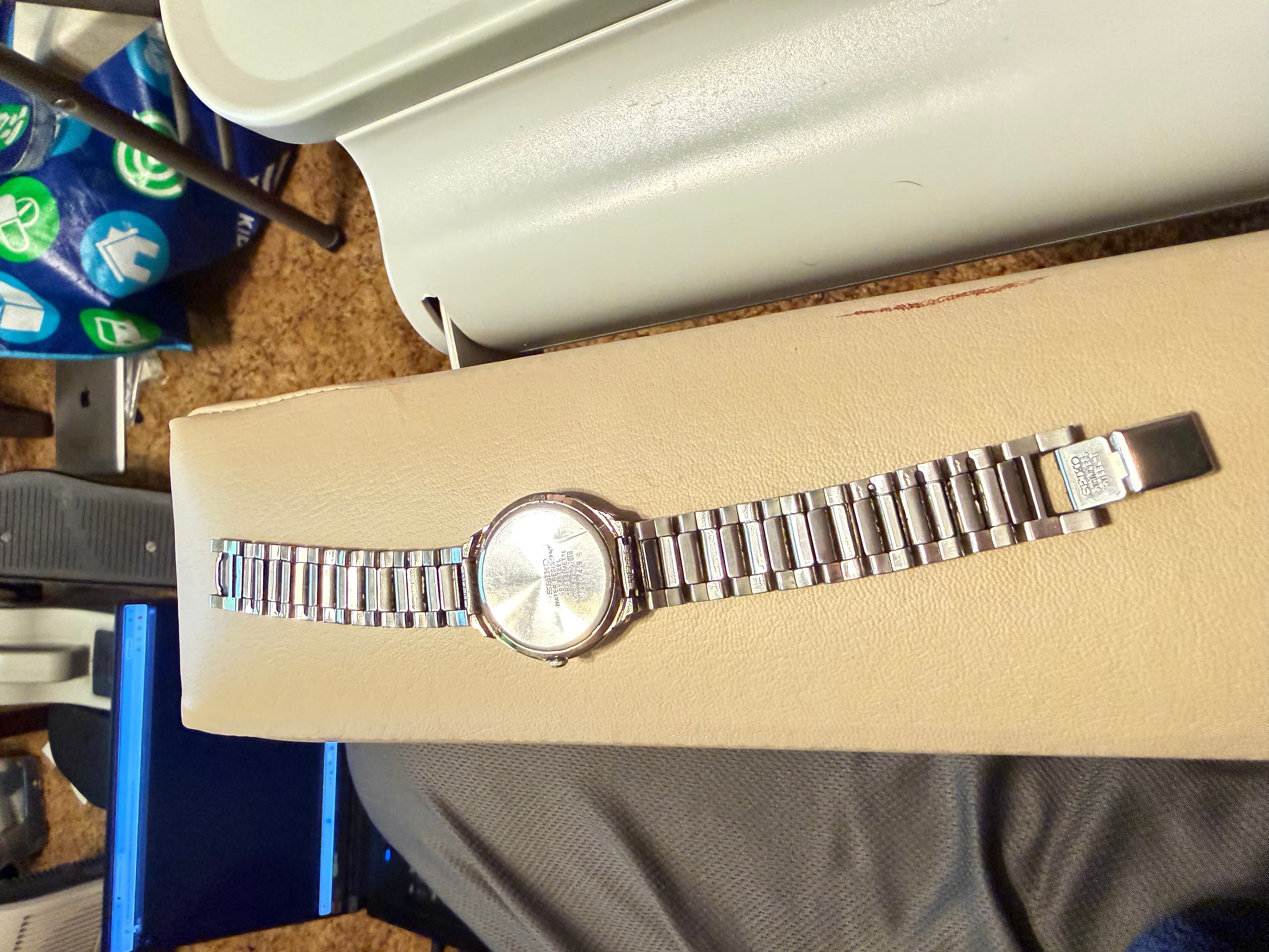 Vintage Seiko Quartz Mens Two Tone Watch Textured Gold Dial V701-2B50 Japan - Thumbnail 3