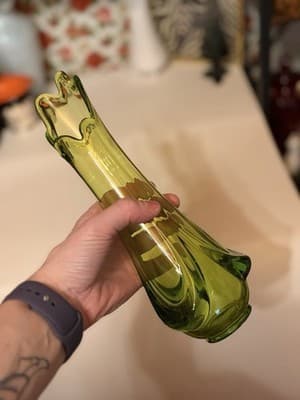 Vintage MCM Viking Drape Swung Glass Vase Avocado Green - Thumbnail 8