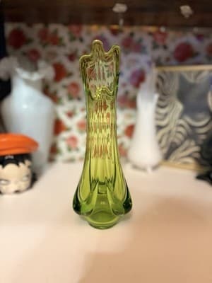 Vintage MCM Viking Drape Swung Glass Vase Avocado Green - Thumbnail 4