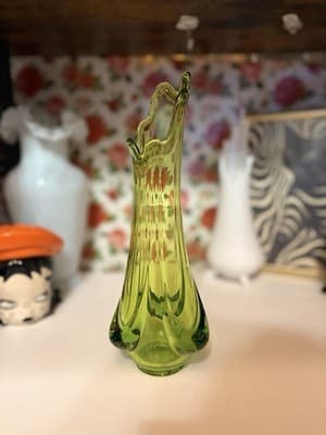 Vintage MCM Viking Drape Swung Glass Vase Avocado Green - Thumbnail 2