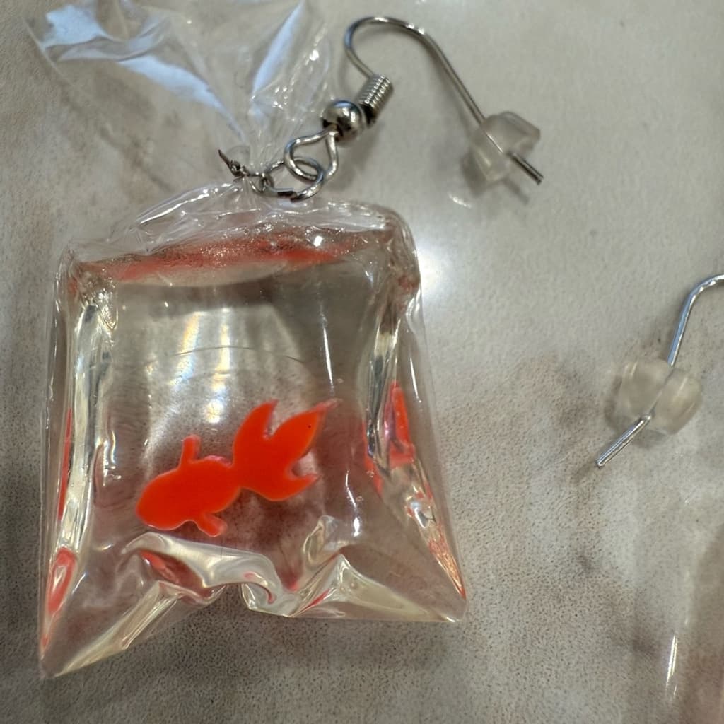 Goldfish Bag Dangly Earrings - Thumbnail 3