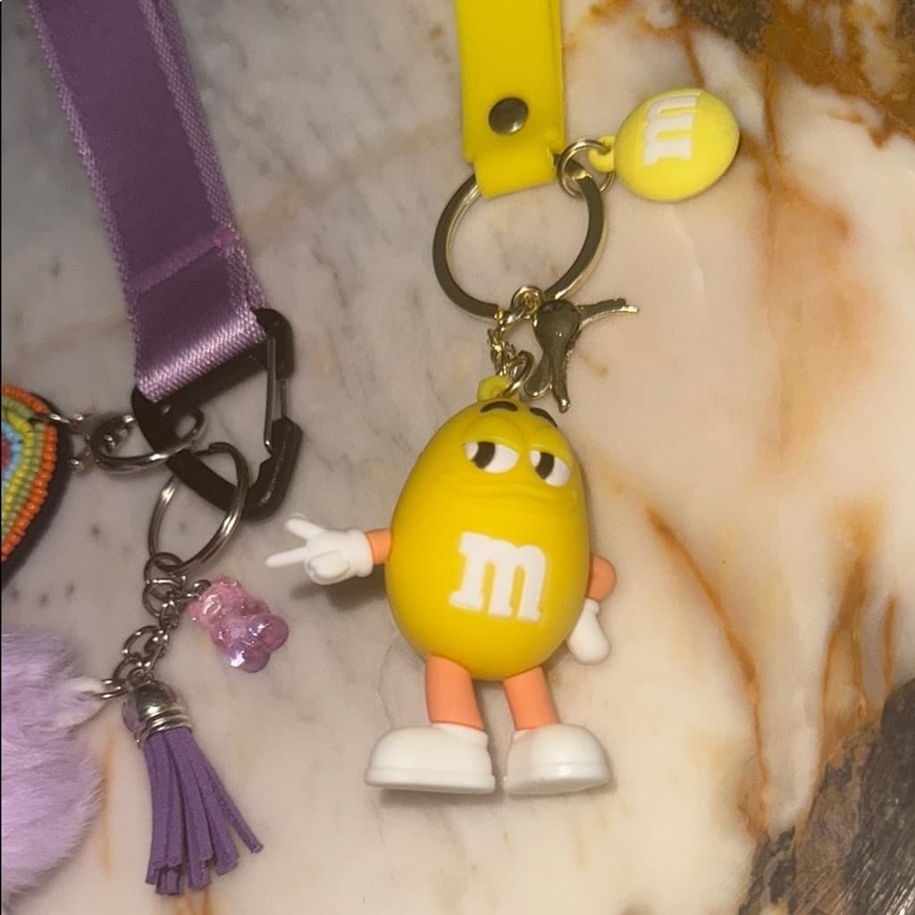 4 Pc Bag Charm Keychain Set w M&M Character - Thumbnail 2