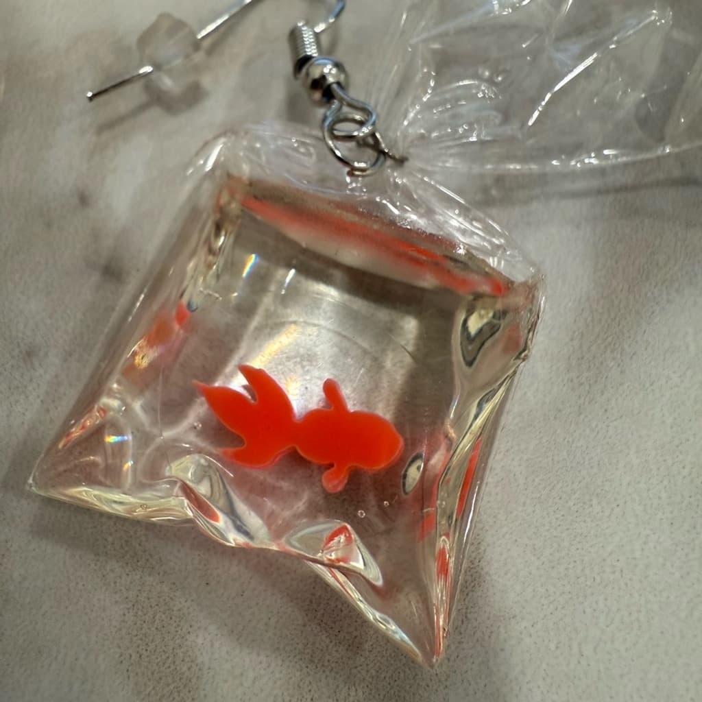 Goldfish Bag Dangly Earrings - Thumbnail 2
