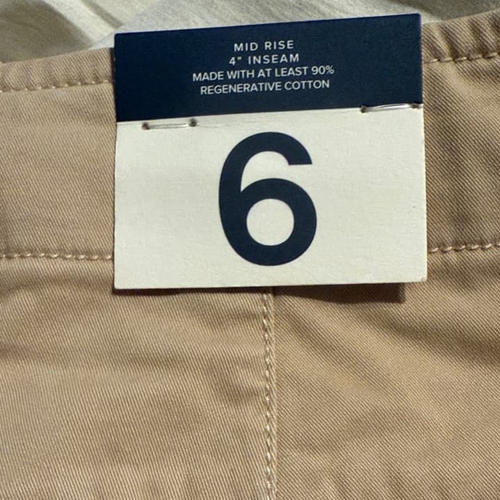 GAP Khaki Women's Shorts Size 6 - Thumbnail 4