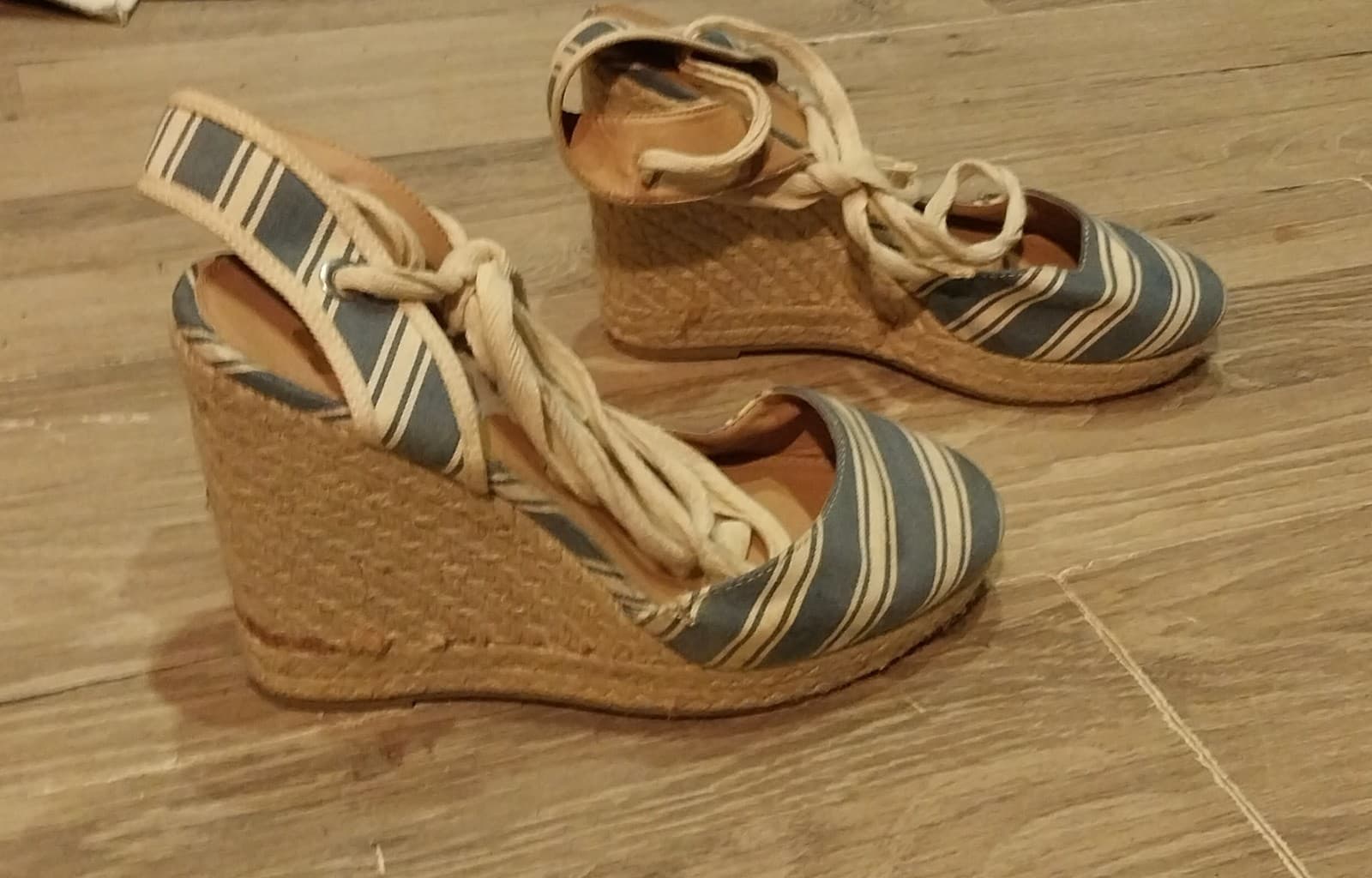 Wedges & Flats. Flats are Size 9 & Wedges are Size 9 - Thumbnail 3