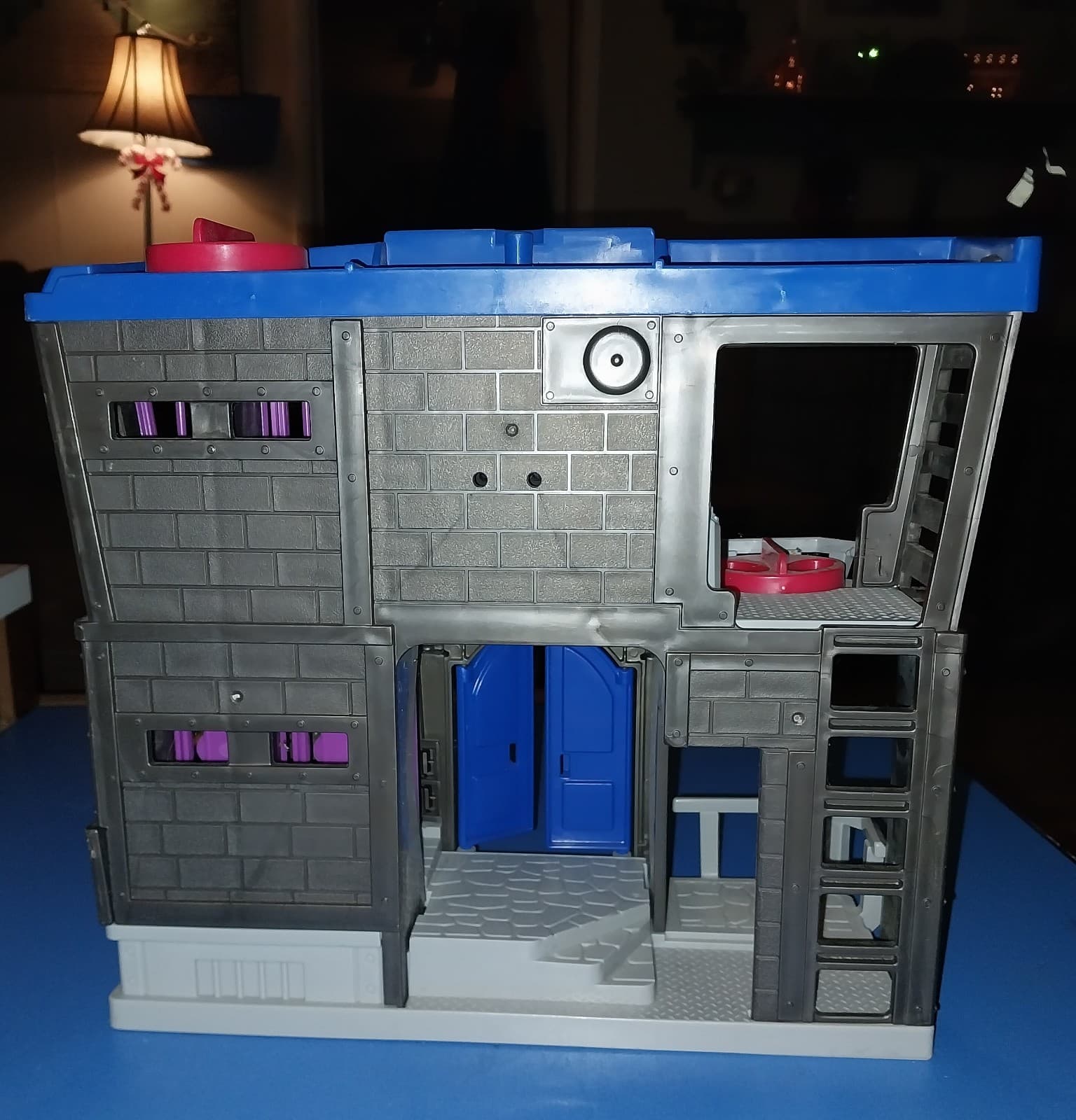 Mattel 2012 Batman Gotham City Jail Playset - Thumbnail 6