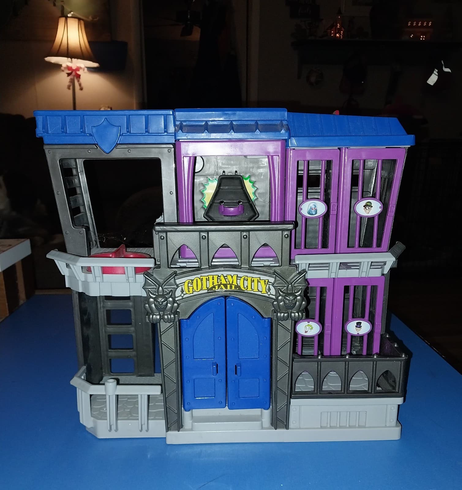 Mattel 2012 Batman Gotham City Jail Playset - Thumbnail 5