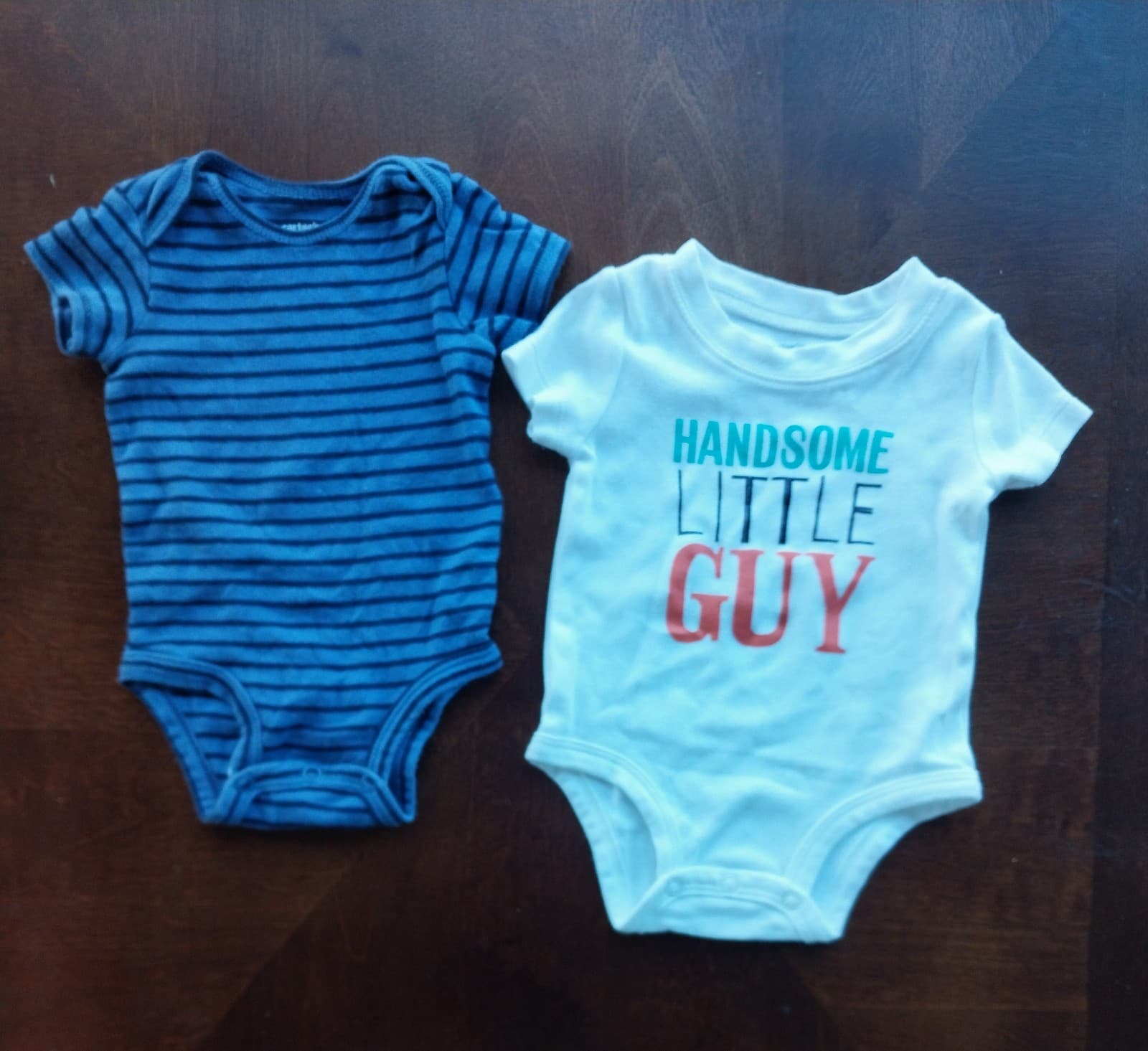 Carter's Onesies. 2 Short Sleeve Onesies. Size 3 Months - Image 1