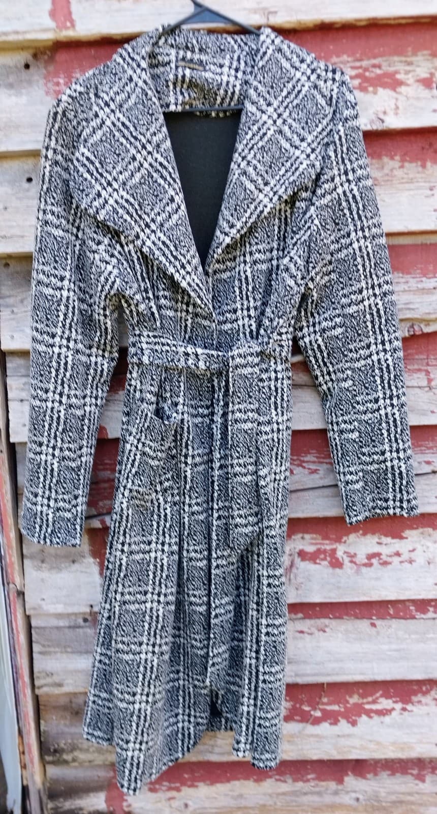 Shinestar Black & White Long Sweater Jacket - Image 1