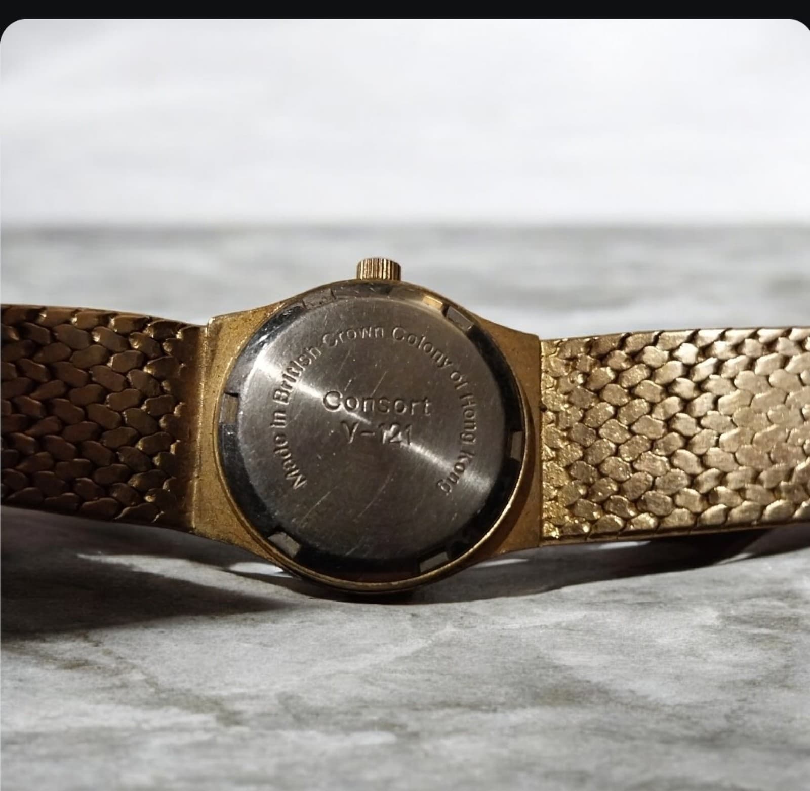 Vintage Quartz Gold Tone Nugget Womans Watch V-121 - Thumbnail 3