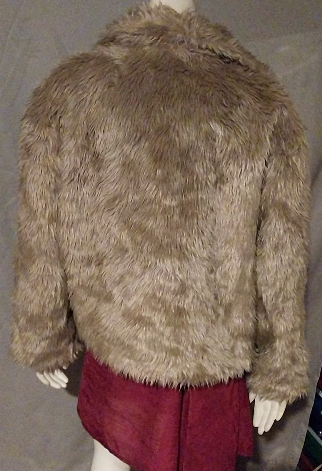 One and Only tan faux fur mobwife cropped jacket size Large - Thumbnail 3